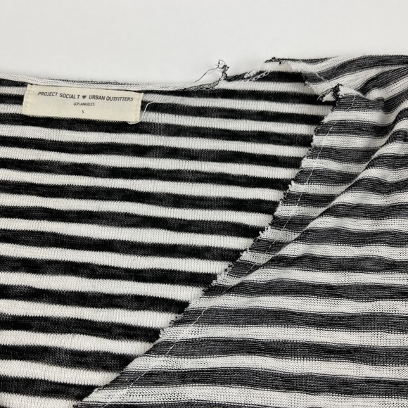 Project Social T Urban Outfitters Tshirt Womens Small White Black Striped Vneck - Picture 4 of 10